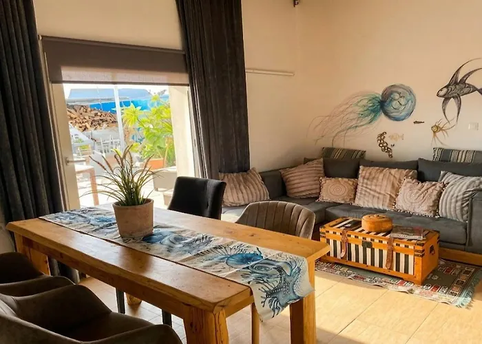 House Kipos Malónasz